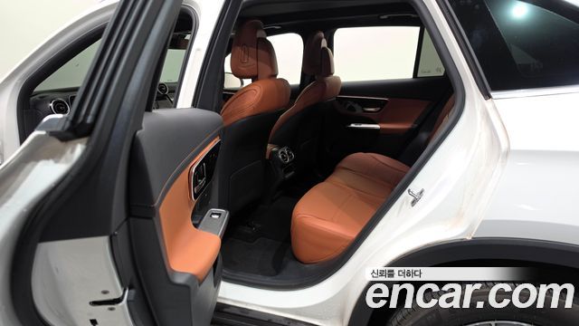 Mercedes-Benz GLC-Class 2024 — photo 16