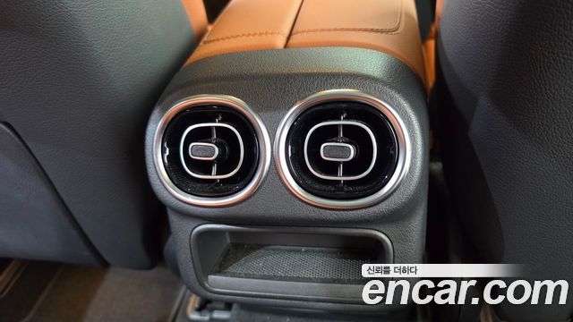 Mercedes-Benz GLC-Class 2024 — photo 29