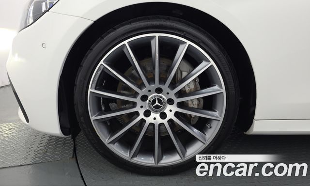 Mercedes-Benz E-Class 2022 — photo 5