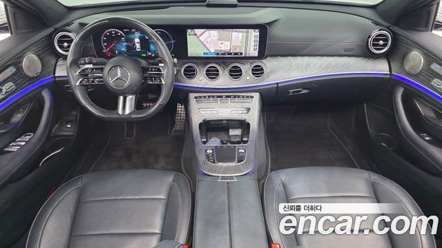 Mercedes-Benz E-Class 2022 — photo 10