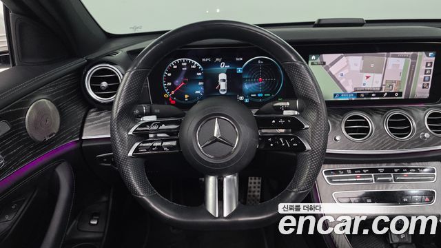 Mercedes-Benz E-Class 2022 — photo 18