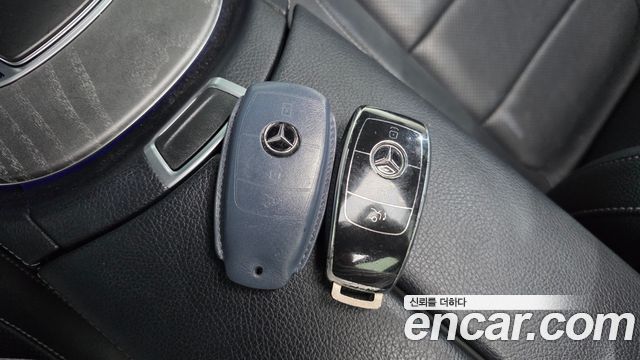 Mercedes-Benz E-Class 2022 — photo 20