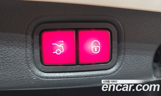 Mercedes-Benz E-Class 2022 — photo 23