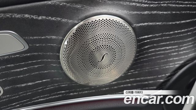 Mercedes-Benz E-Class 2022 — photo 28