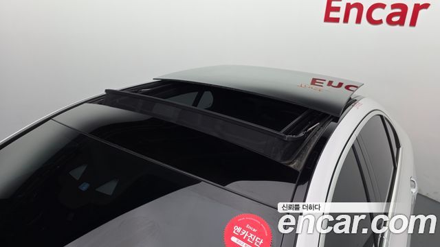 Mercedes-Benz E-Class 2022 — photo 33