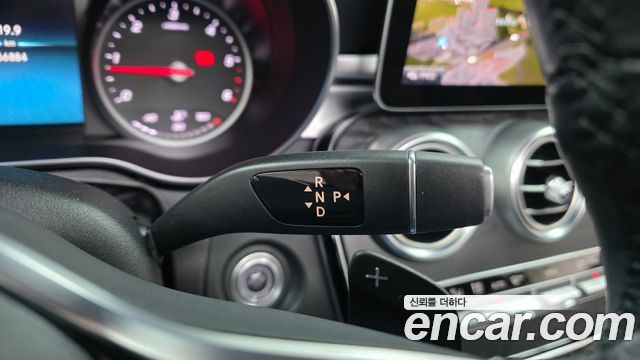 Mercedes-Benz C-Class 2019 — photo 12