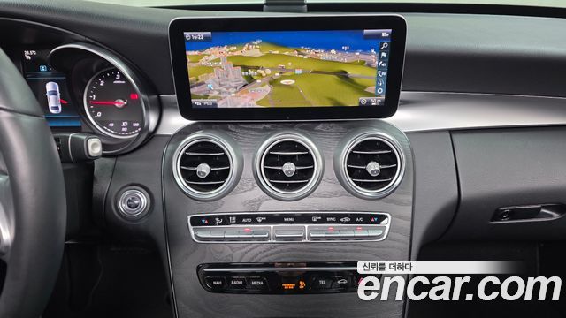 Mercedes-Benz C-Class 2019 — photo 19