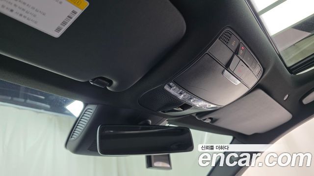 Mercedes-Benz C-Class 2019 — photo 24