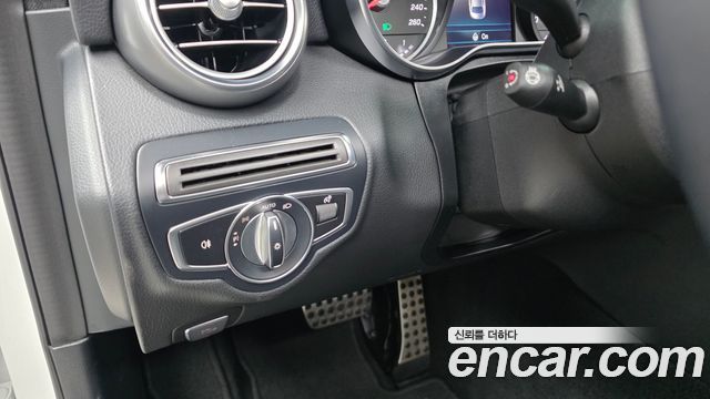 Mercedes-Benz C-Class 2019 — photo 25