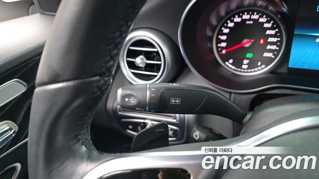 Mercedes-Benz C-Class 2019 — photo 26
