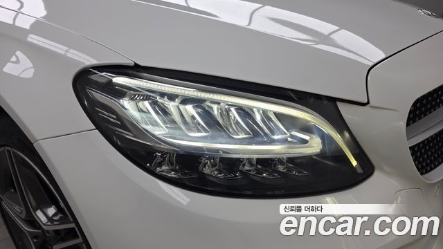 Mercedes-Benz C-Class 2019 — photo 8