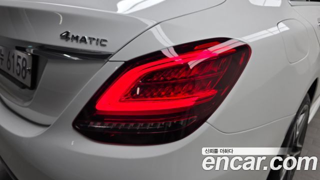 Mercedes-Benz C-Class 2019 — photo 9