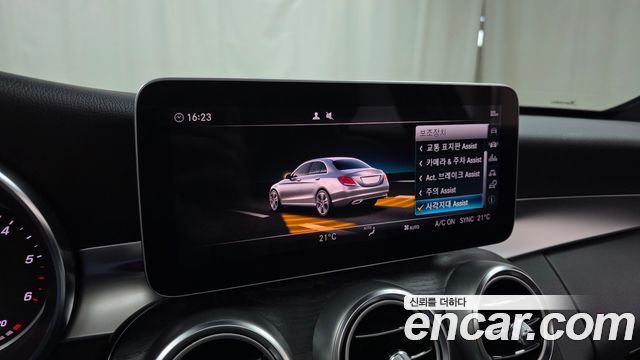 Mercedes-Benz C-Class 2019 — photo 30