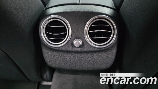 Mercedes-Benz C-Class 2019 — photo 31