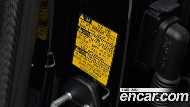 Genesis G90 2022 — photo 22