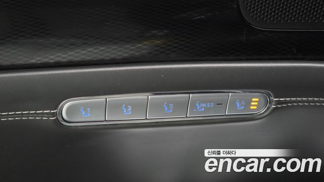 Genesis G90 2022 — photo 32