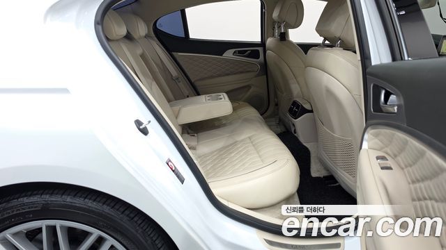 Genesis G70 2020 — photo 17