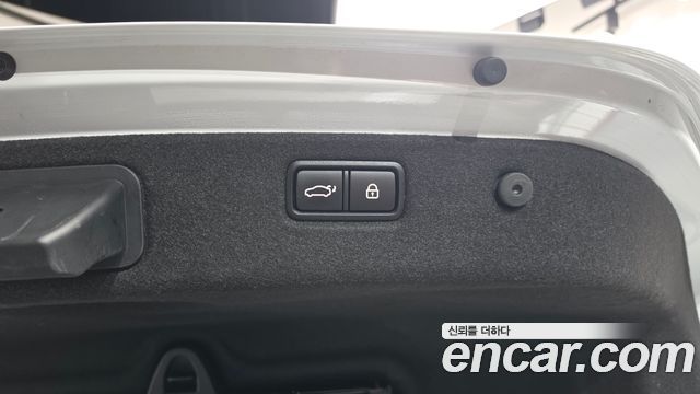 Genesis G70 2020 — photo 22