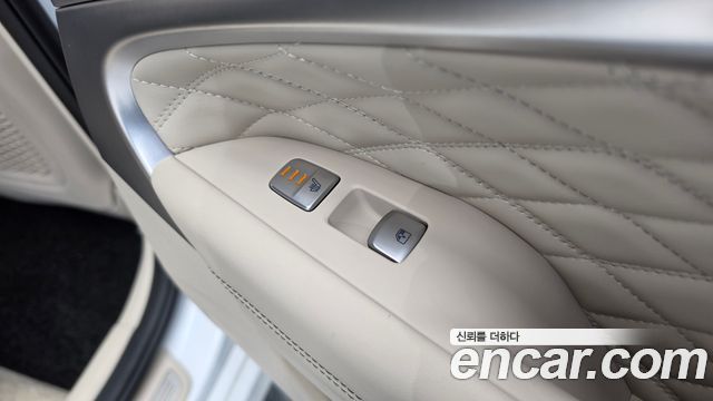 Genesis G70 2020 — photo 23