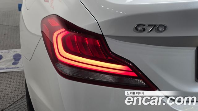Genesis G70 2020 — photo 9