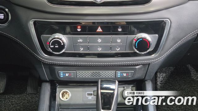 KG Mobility Rexton 2018 — photo 26