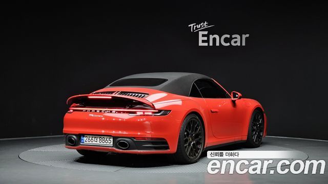 Porsche 911 2022 — photo 2