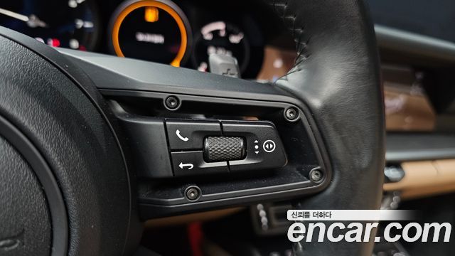 Porsche 911 2022 — photo 25