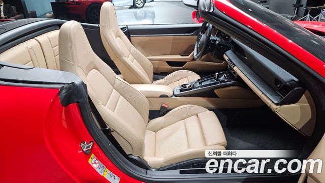Porsche 911 2022 — photo 16