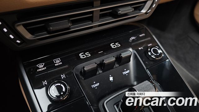 Porsche 911 2022 — photo 27