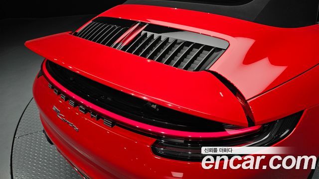 Porsche 911 2022 — photo 38