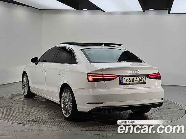 Audi A3 2018 — photo 3