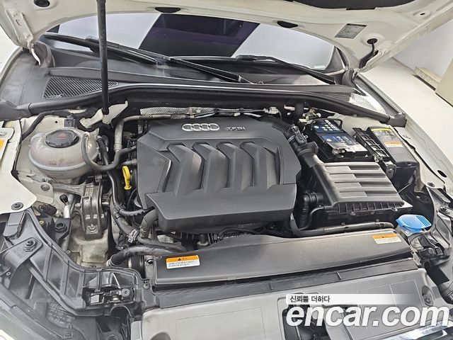 Audi A3 2018 — photo 6