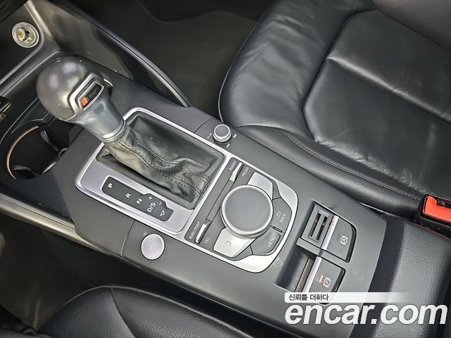 Audi A3 2018 — photo 8