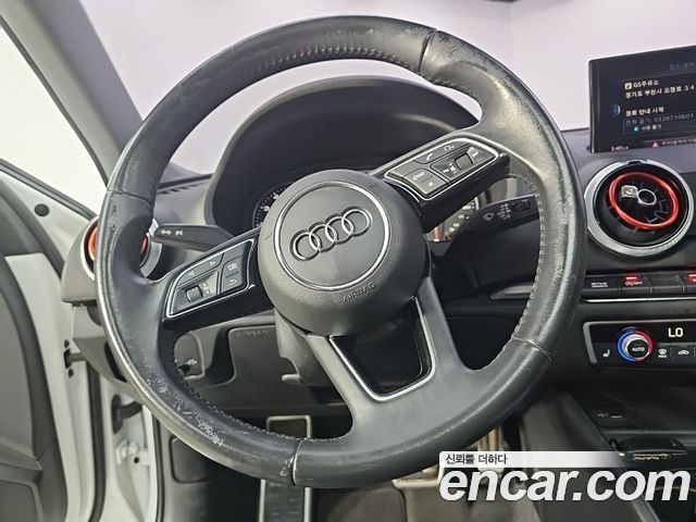Audi A3 2018 — photo 9