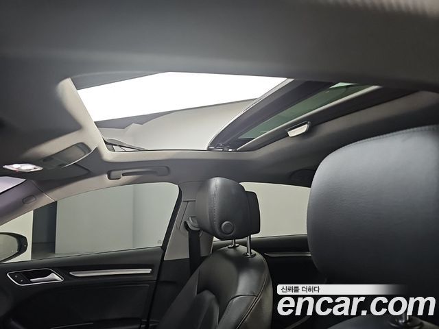 Audi A3 2018 — photo 13