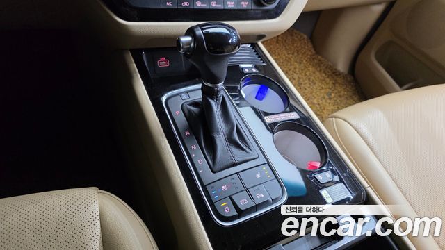 Kia Canival 2015 — photo 9