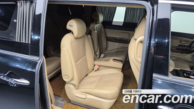 Kia Canival 2015 — photo 12