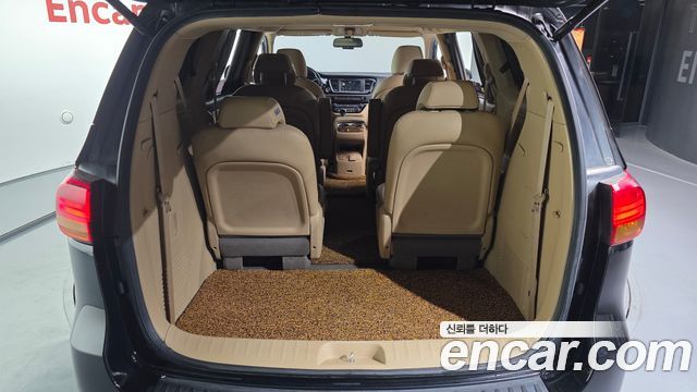 Kia Canival 2015 — photo 20