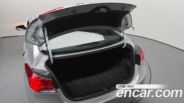 Hyundai AVANTE 2014 — photo 26