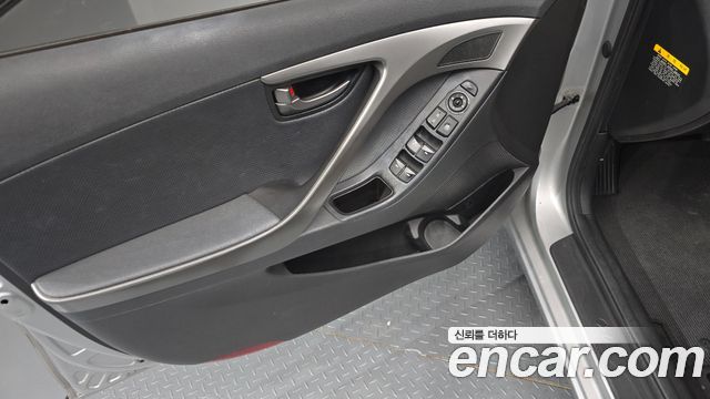 Hyundai AVANTE 2014 — photo 14
