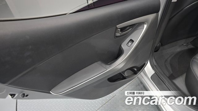 Hyundai AVANTE 2014 — photo 15