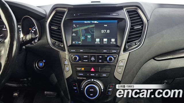 Hyundai Santafe 2017 — photo 25