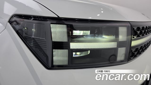 Hyundai Santafe 2025 — photo 8