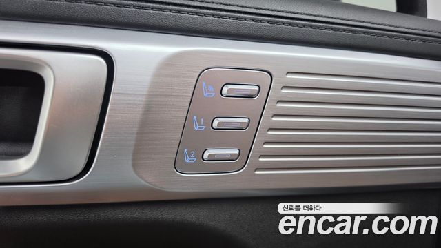Hyundai Santafe 2025 — photo 31