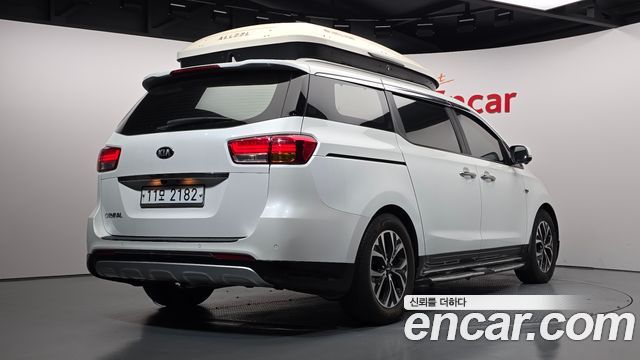 Kia Canival 2015 — photo 2