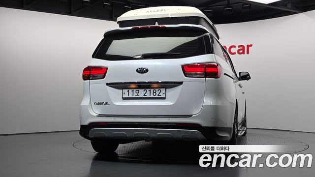 Kia Canival 2015 — photo 4
