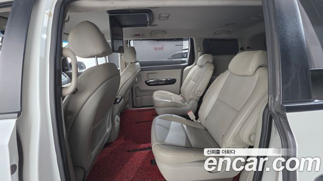 Kia Canival 2015 — photo 15