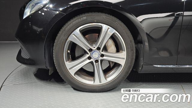 Mercedes-Benz E-Class 2017 — photo 5