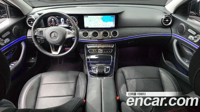 Mercedes-Benz E-Class 2017 — photo 10