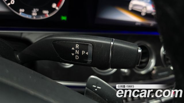 Mercedes-Benz E-Class 2017 — photo 12